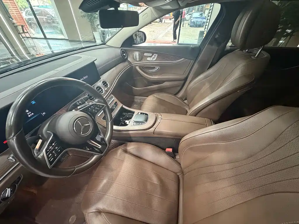 Mercedes-Benz E-Class 2022 — фото 4