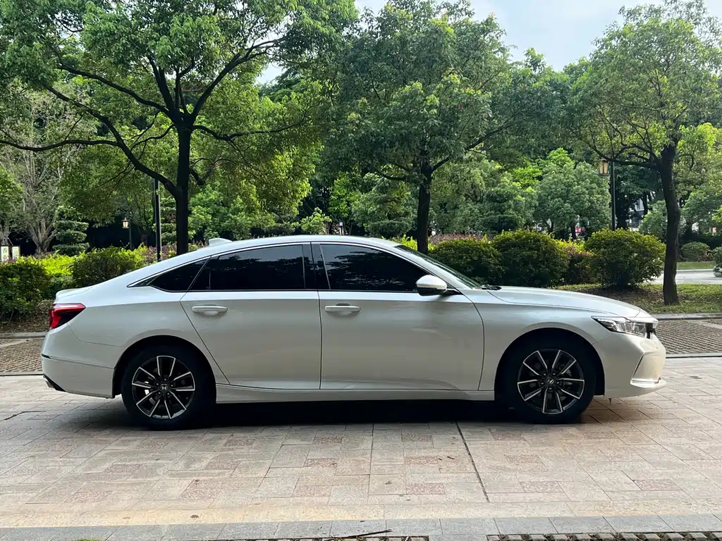 Honda Inspire 2022 — фото 4