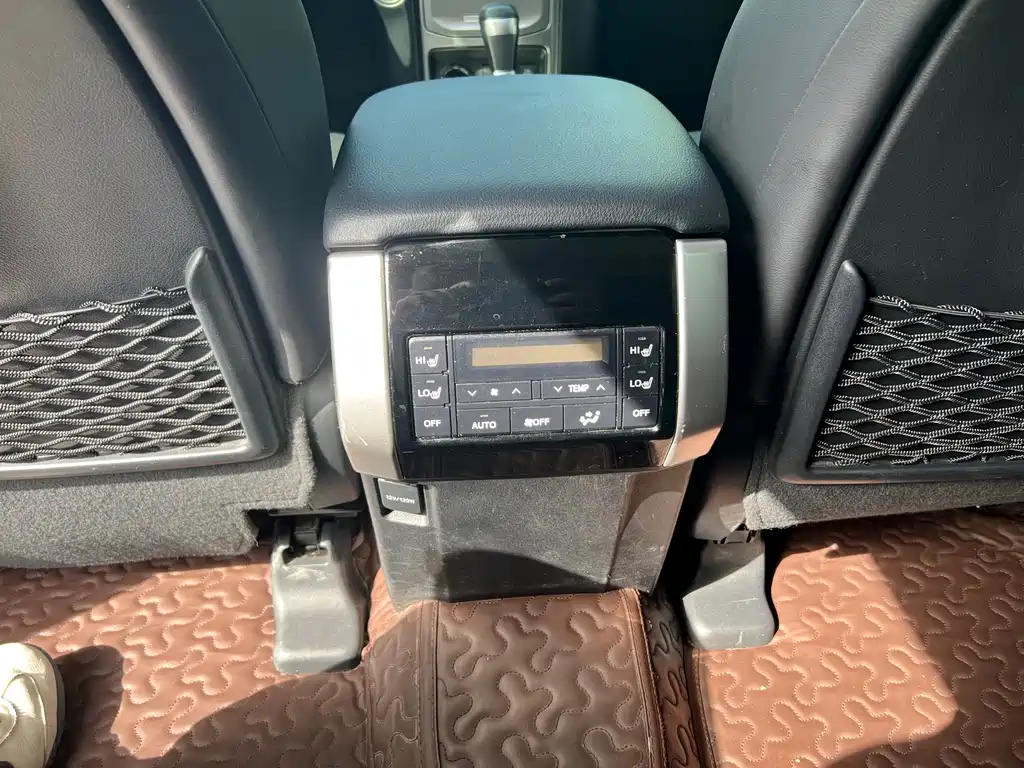 Toyota Prado 2020 — фото 15