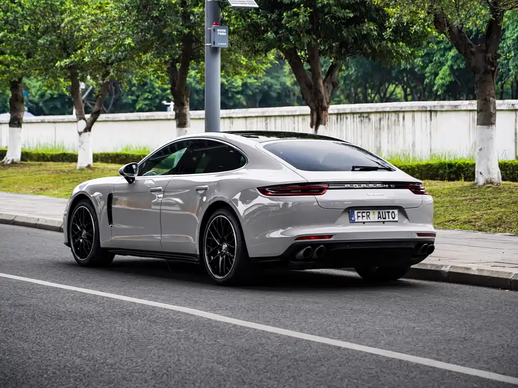 Porsche Panamera 2018 — фото 3