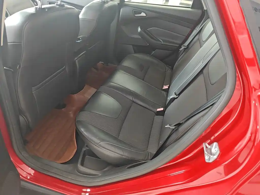 Ford Focus 2015 — фото 13