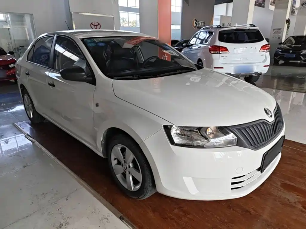 Skoda Rapid 2016 — фото 4