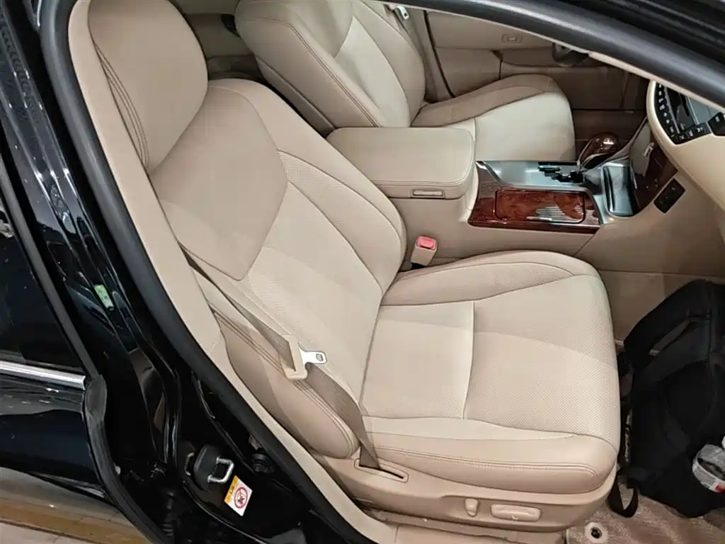 Toyota Crown 2014 — фото 25