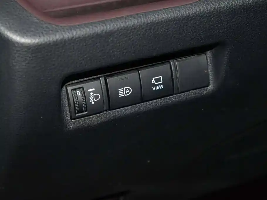 Toyota RAV4 2019 — фото 10