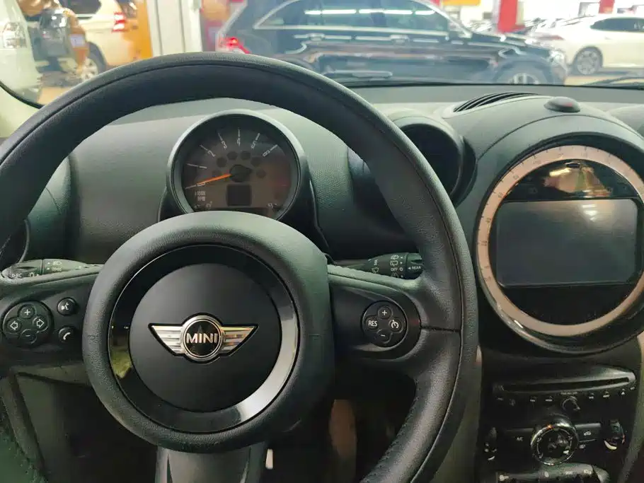 MINI Countryman 2015 — фото 14
