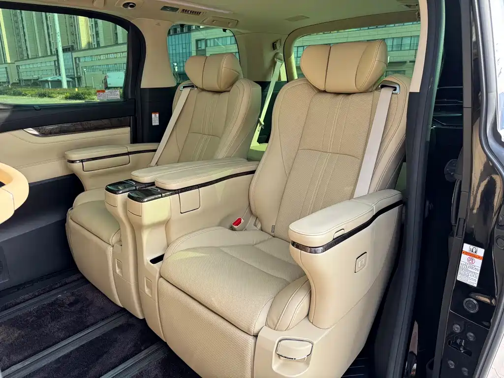 Toyota Alphard 2020 — фото 5