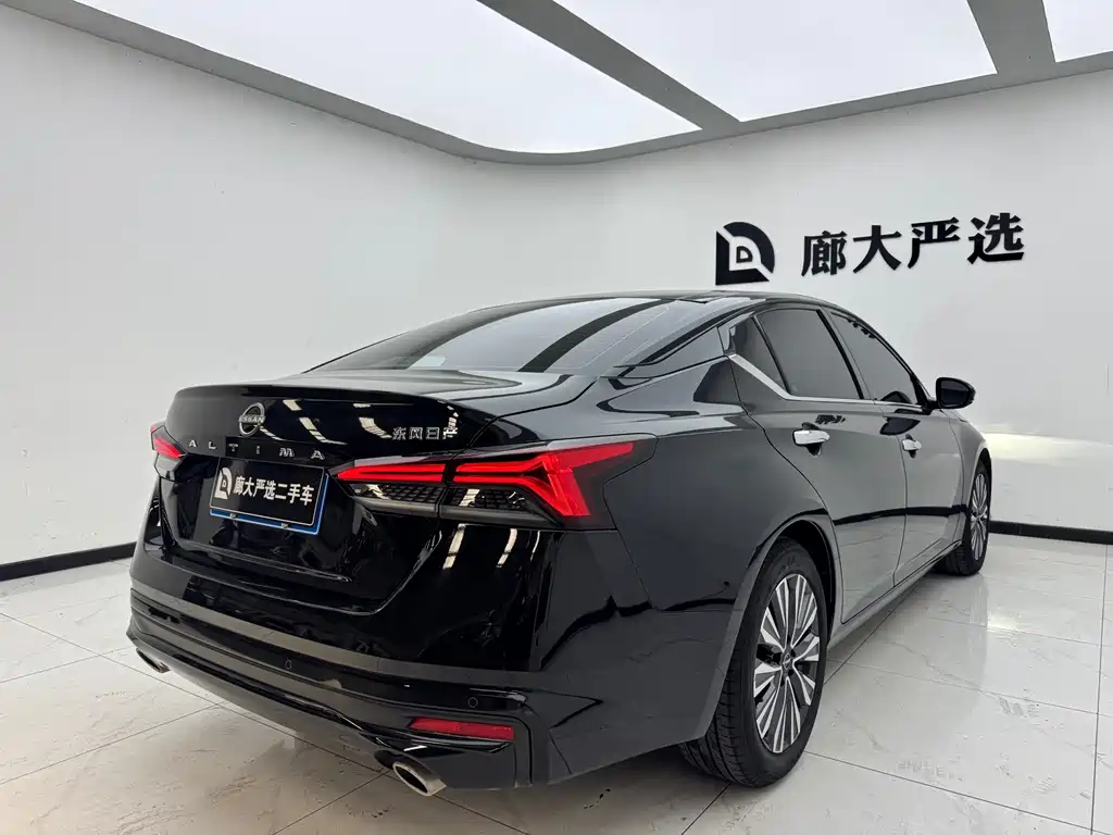 Nissan Teana 2024