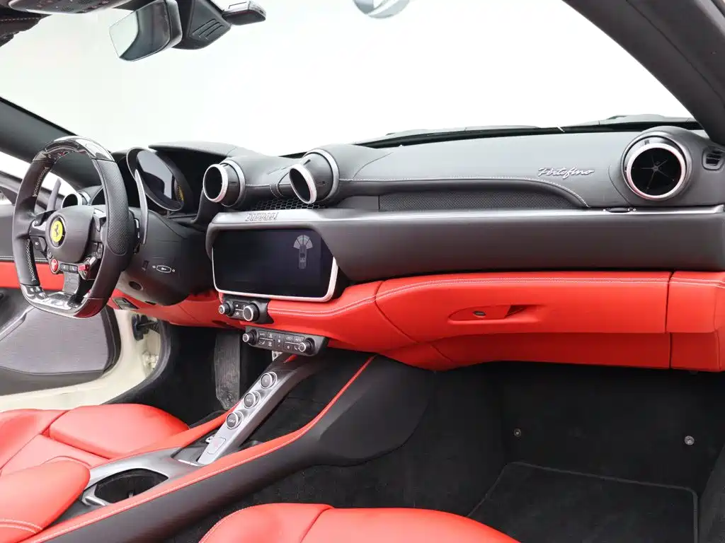 Ferrari Portofino 2019 — фото 12