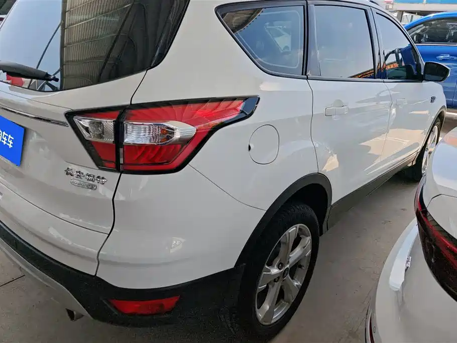 Ford Kuga 2016 — фото 3
