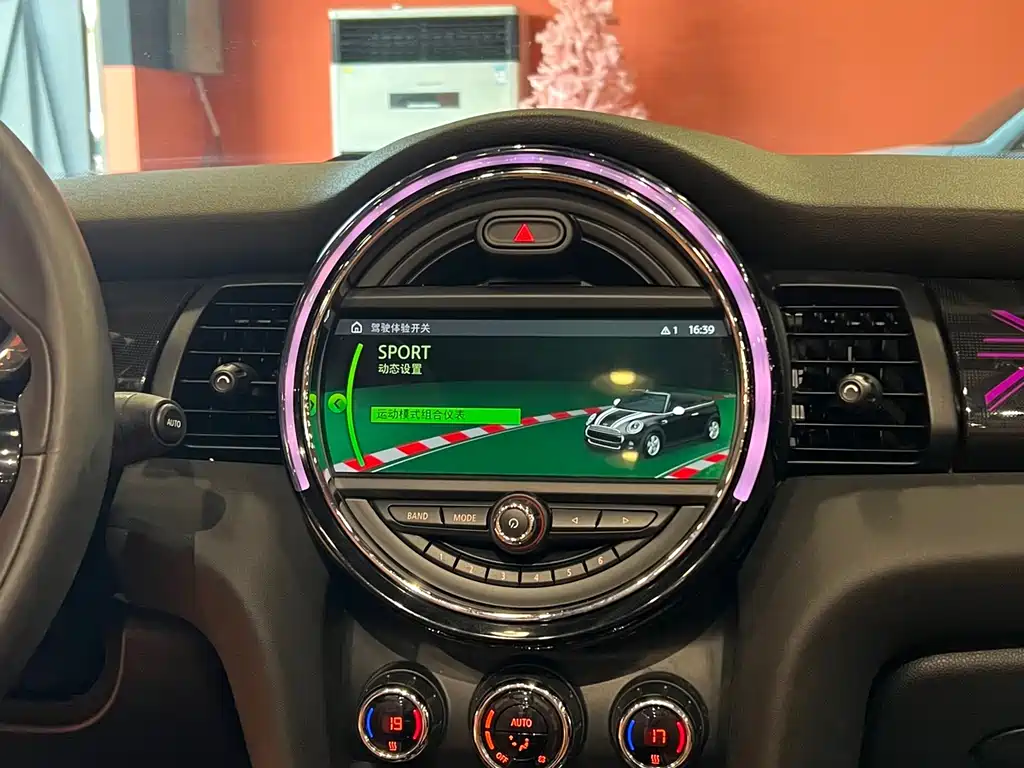 MINI Mini 2019 — фото 13