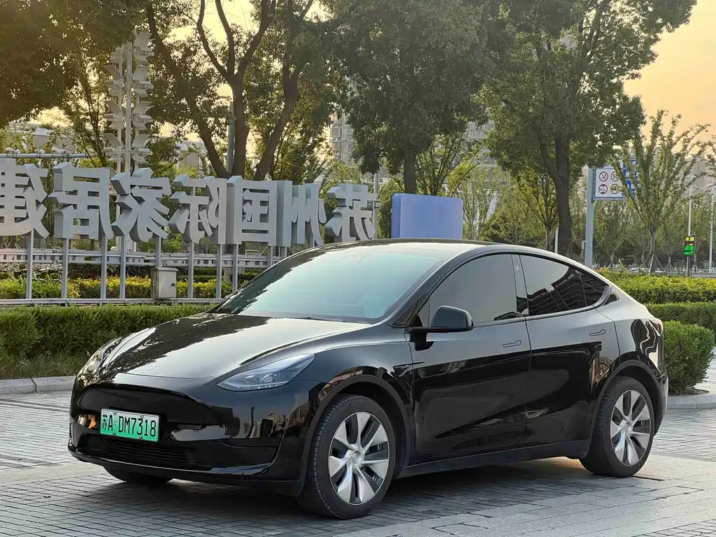 Tesla Model Y 2023 — фото 1