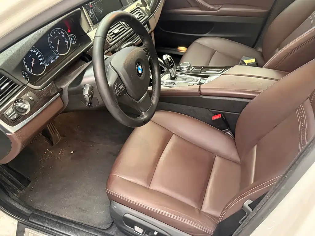 BMW 5 Series 2015 — фото 9