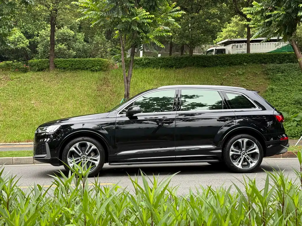 Audi Q7 2021