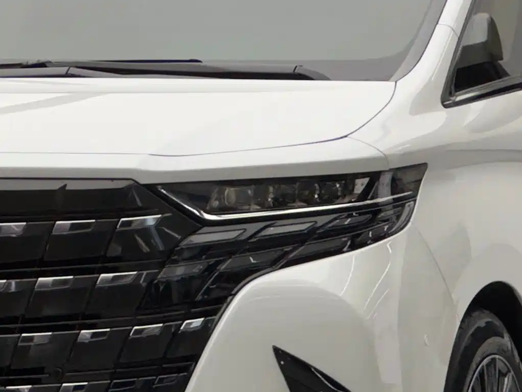 Toyota Alphard 2025 — фото 3