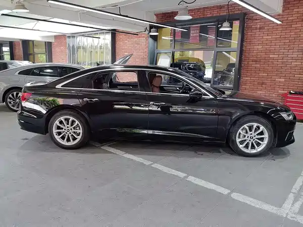 Audi A6L 2022