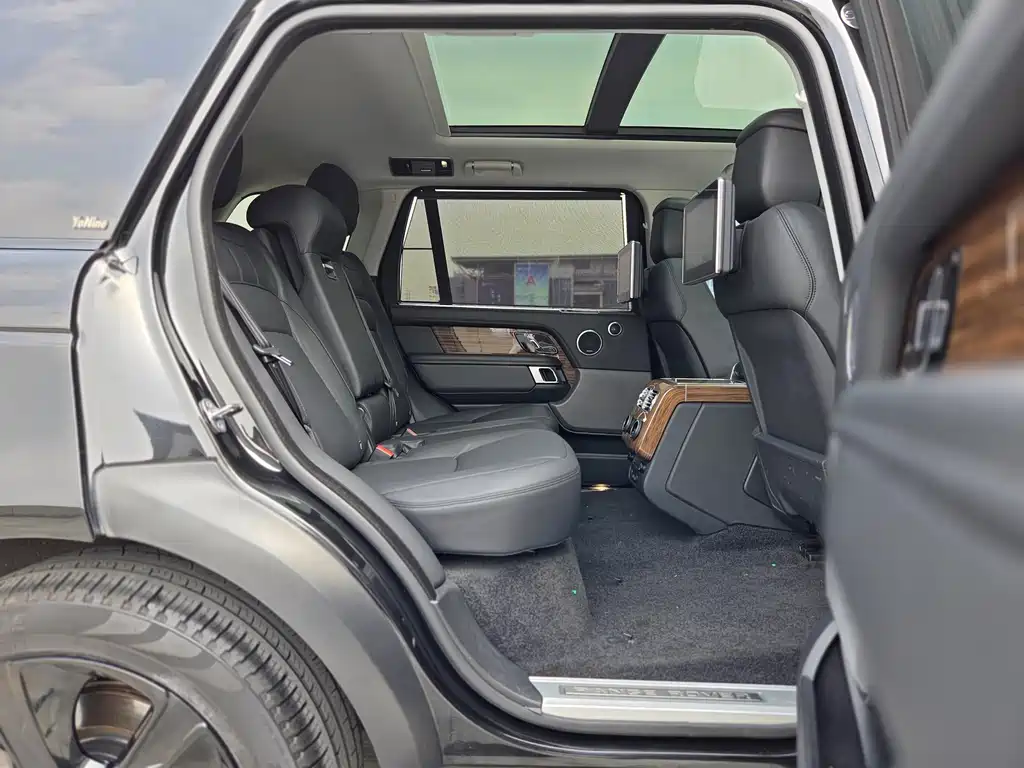 Land Rover Range Rover 2019 — фото 17
