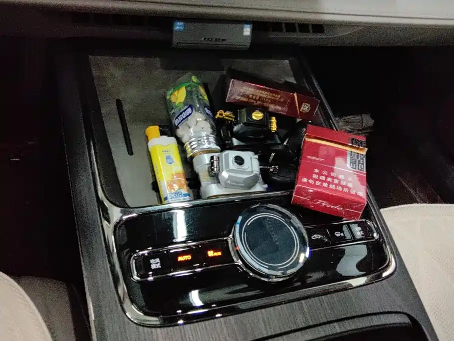 Geely Galaxy Starshine 8 2025 — фото 16