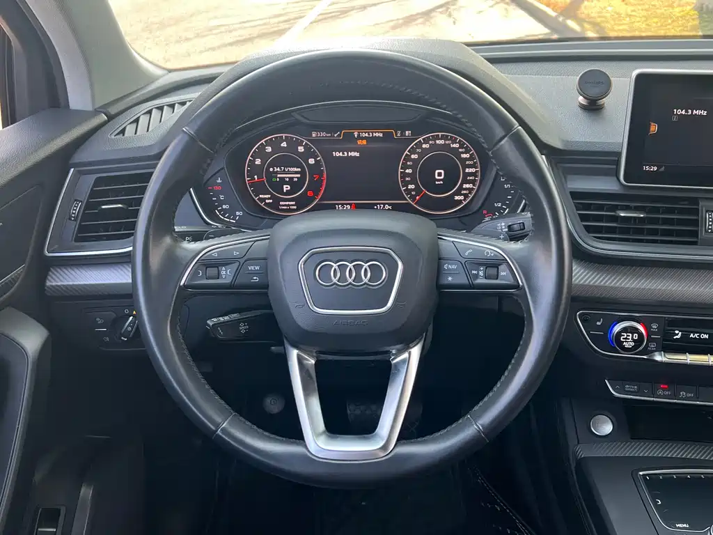 Audi Q5L 2018 — фото 12