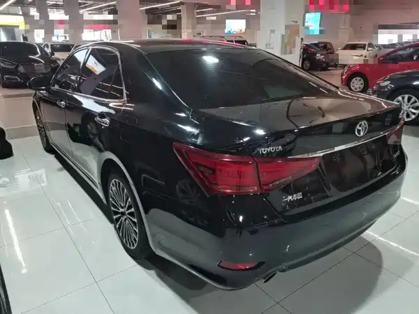 Toyota Crown 2020