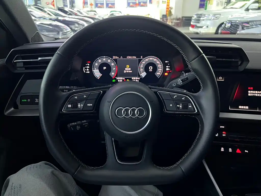 Audi A3 2023 — фото 13