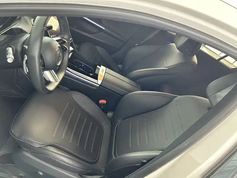 Mercedes-Benz C-Class 2023 — фото 6