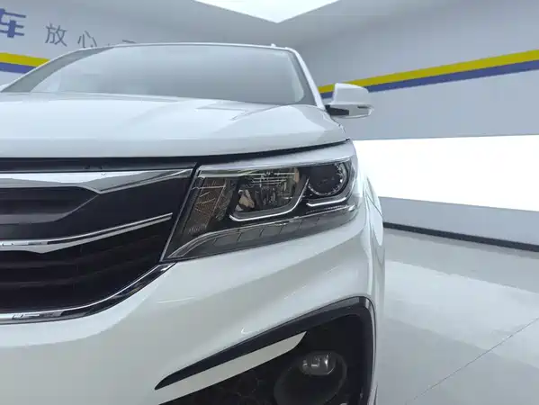Dongfeng Jingyi X5 2017