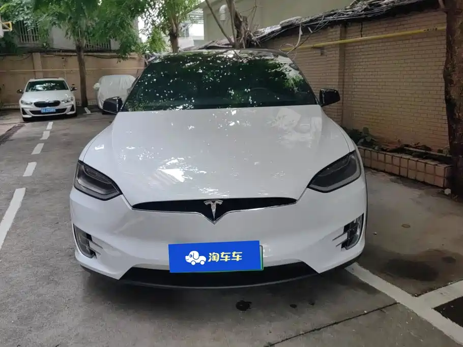 Tesla Model X 2017 — фото 2