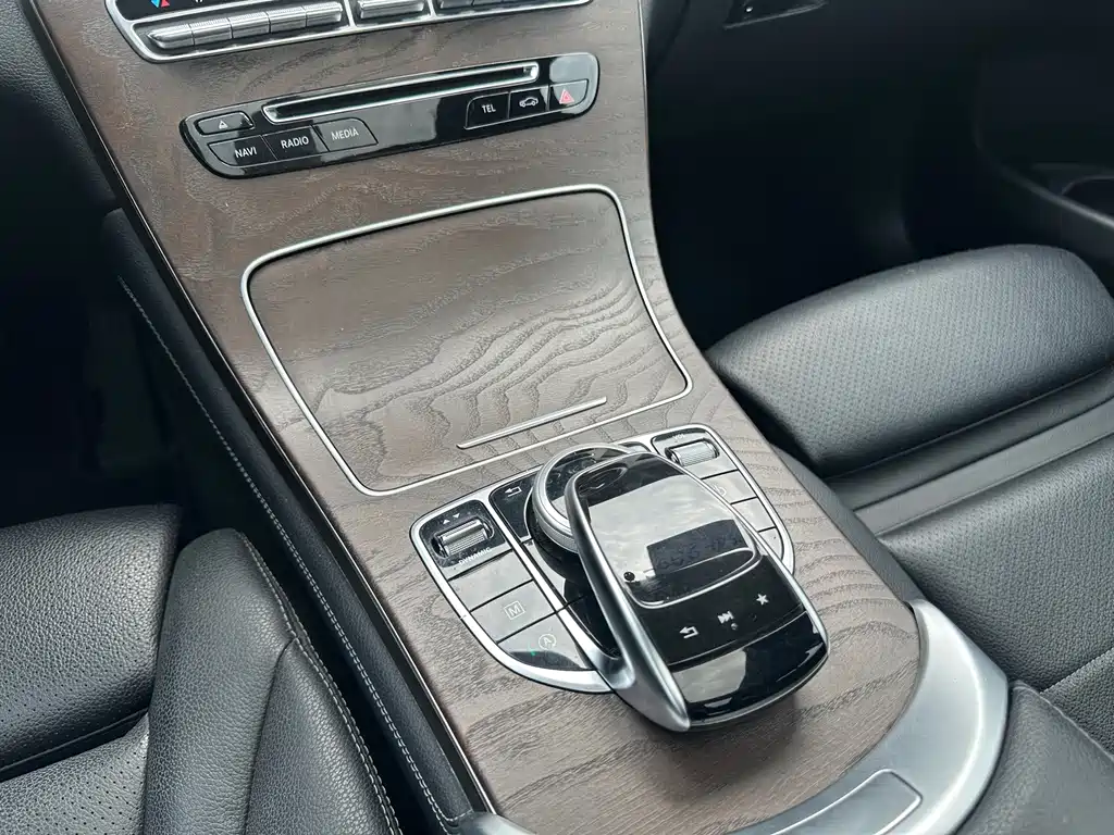 Mercedes-Benz GLC 2017 — фото 19