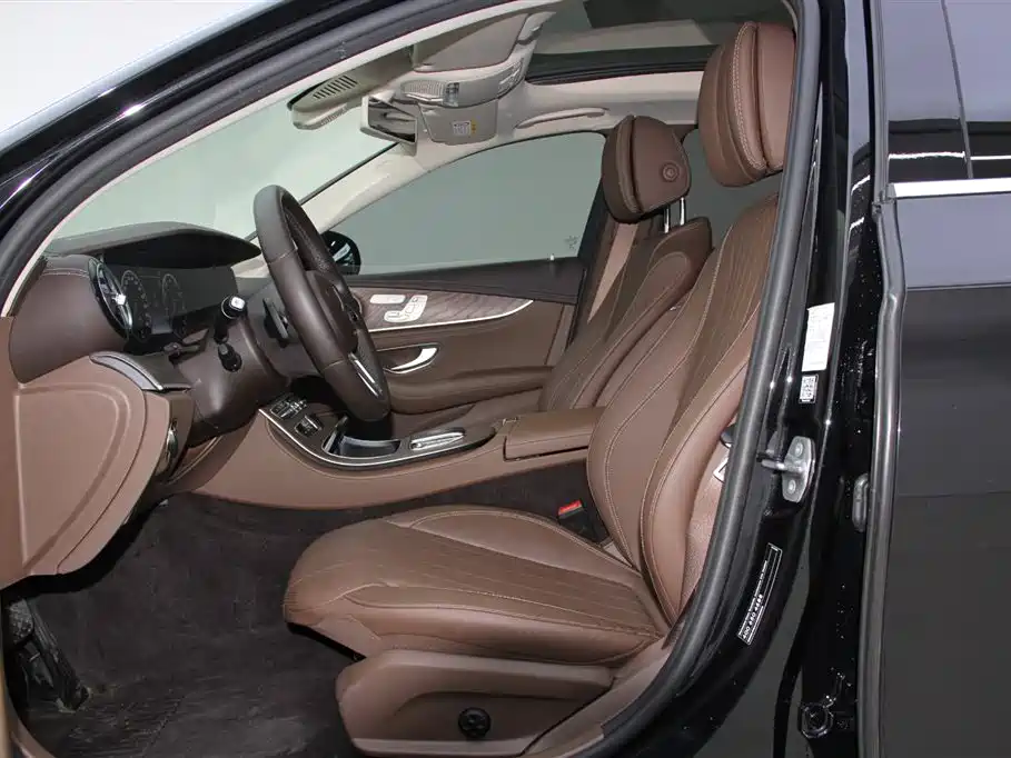 Mercedes-Benz E-Class 2020 — фото 21