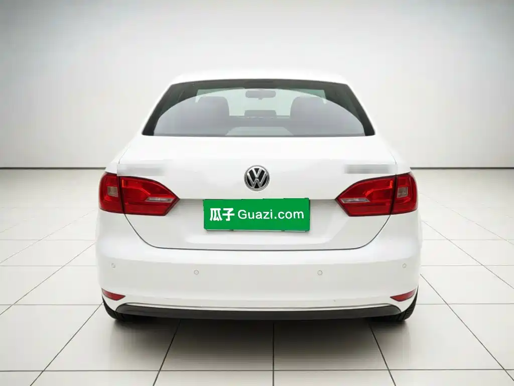 Volkswagen Sagitar 2015