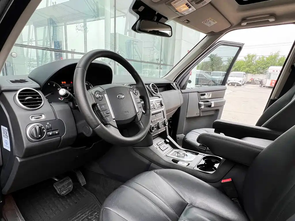 Land Rover Discovery 2014 — фото 10