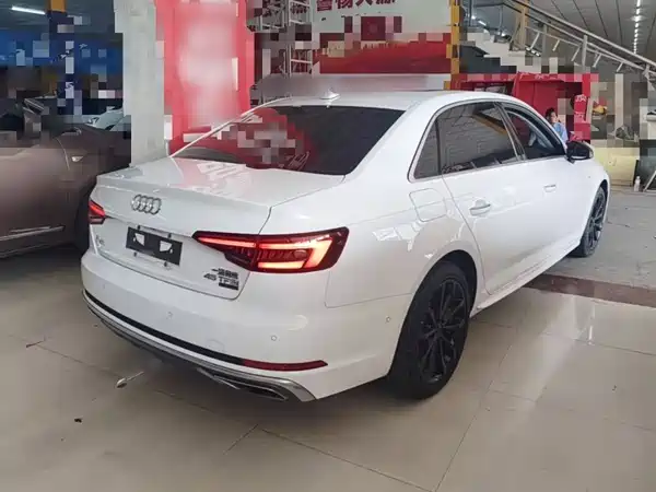 Audi A4L 2020