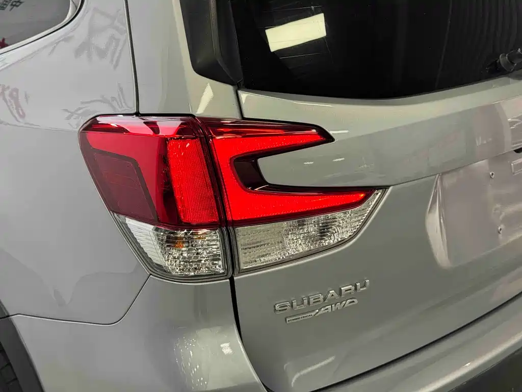 Subaru Forester 2022 — фото 24