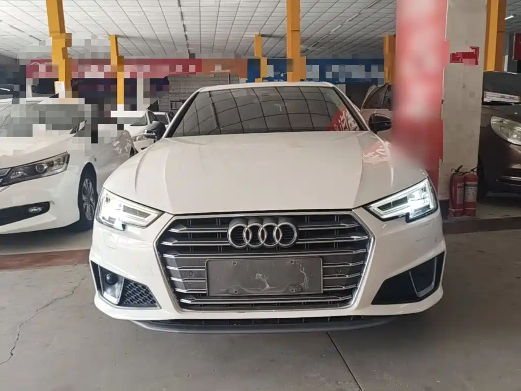 Audi A4L 2020