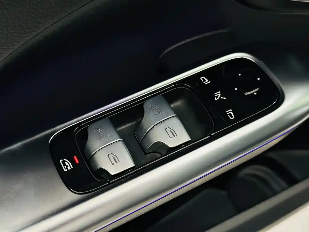 Mercedes-Benz C-Class 2023 — фото 14