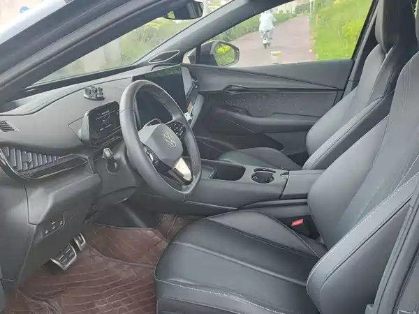Volkswagen Distinctive 06 2025