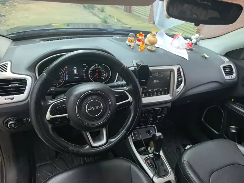 Jeep Compass 2017 — фото 10