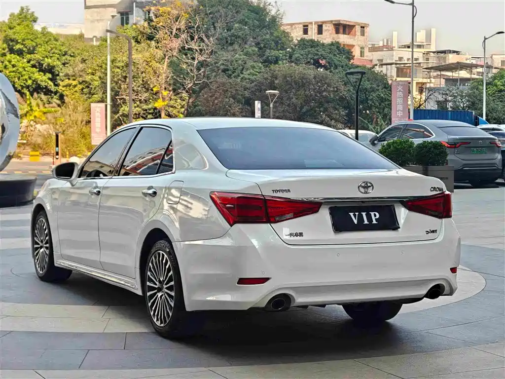 Toyota Crown 2019 — фото 7