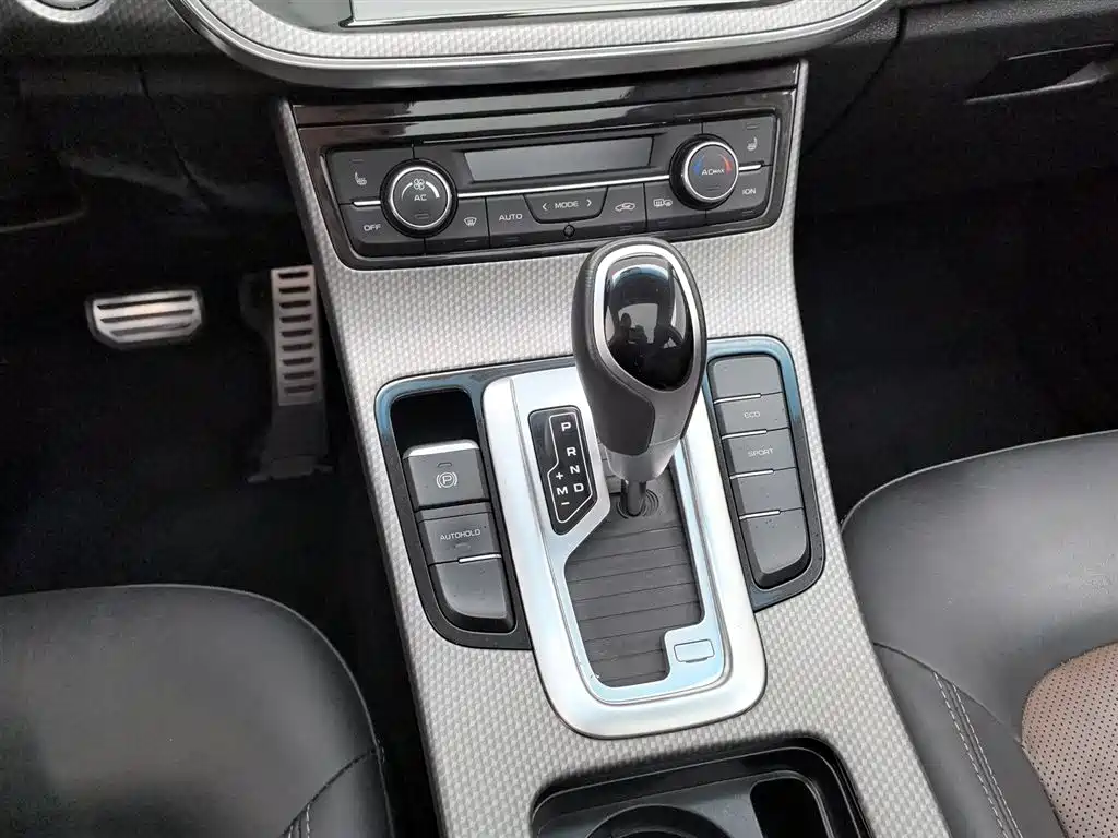 Geely Emgrand GS 2018 — фото 13