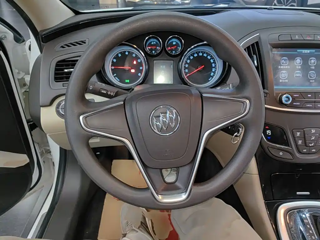 Buick Regal 2017 — фото 11