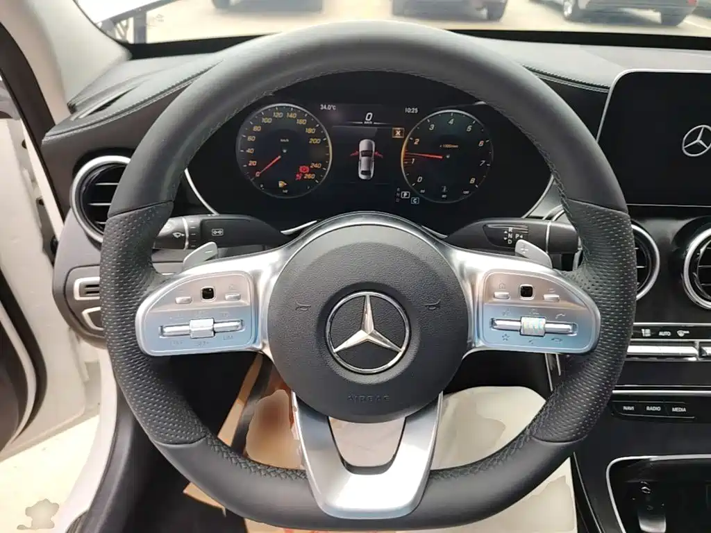 Mercedes-Benz C-Class 2020 — фото 11