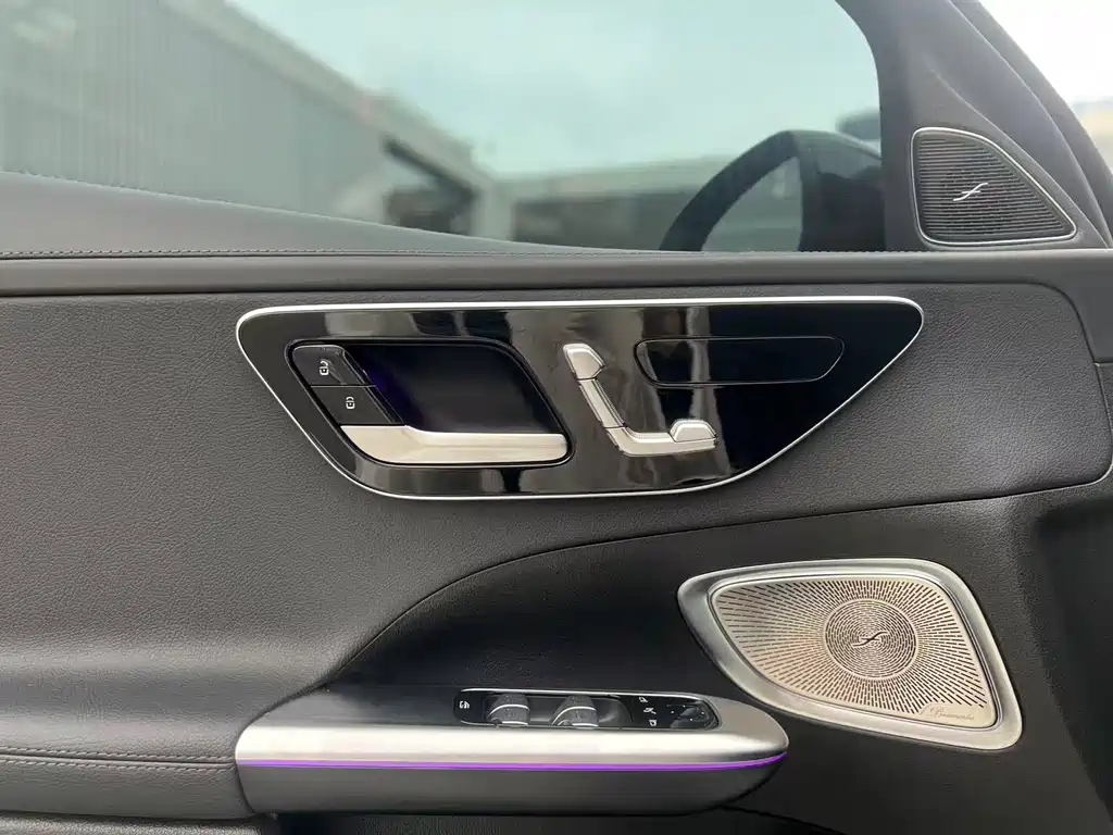 Mercedes-Benz C-Class 2023 — фото 10