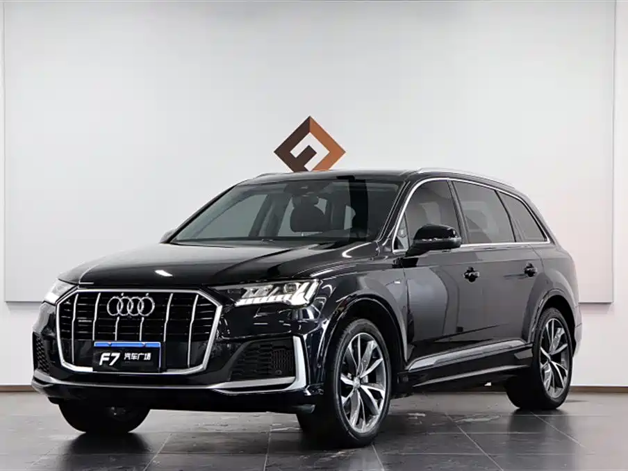 Audi Q7 2020 — фото 1