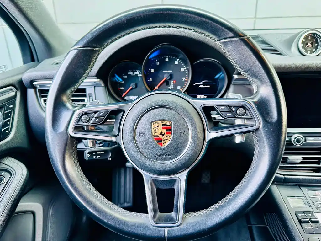 Porsche Macan 2019 — фото 4