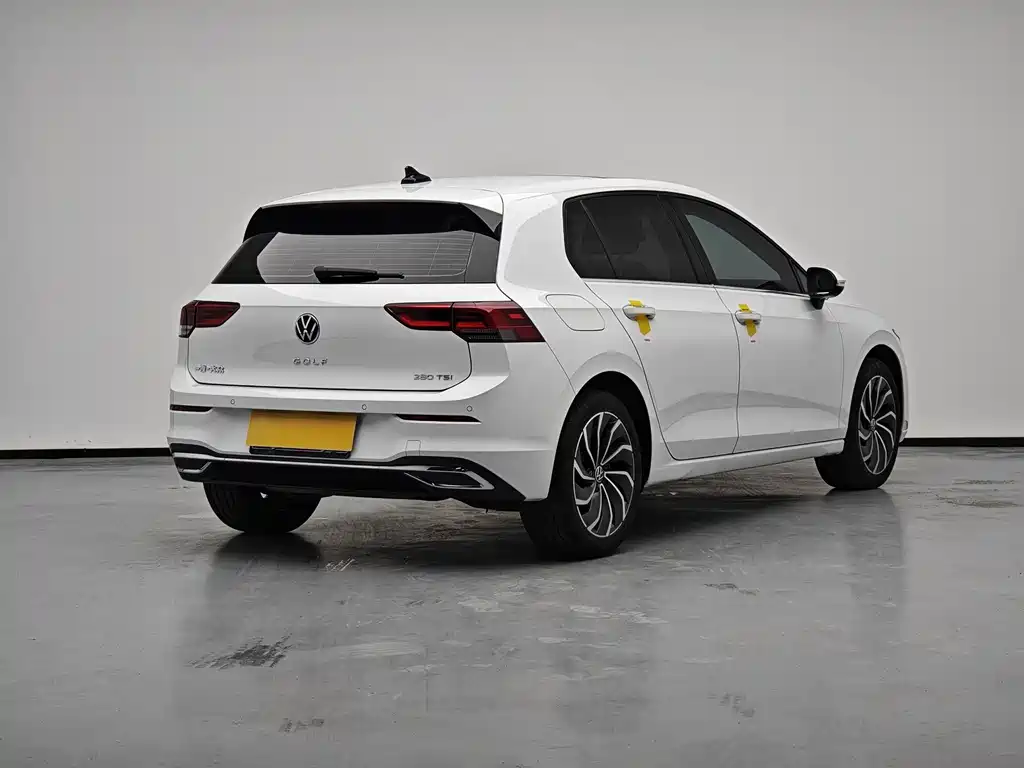 Volkswagen Golf 2024