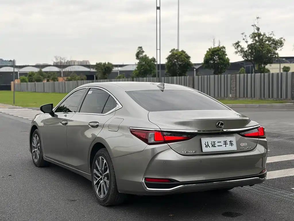 Lexus ES 2024 — фото 17