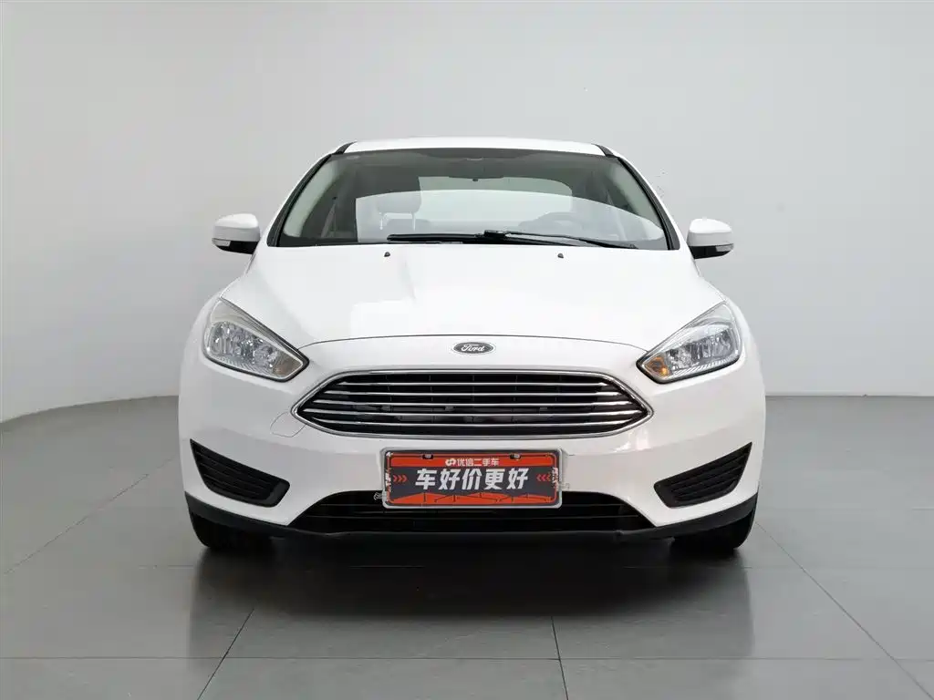 Ford Focus 2018 — фото 3