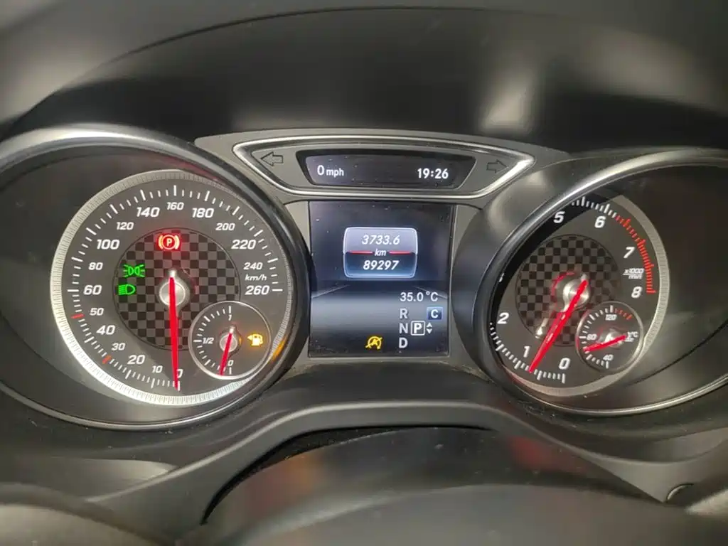 Mercedes-Benz A-Class 2017 — фото 12