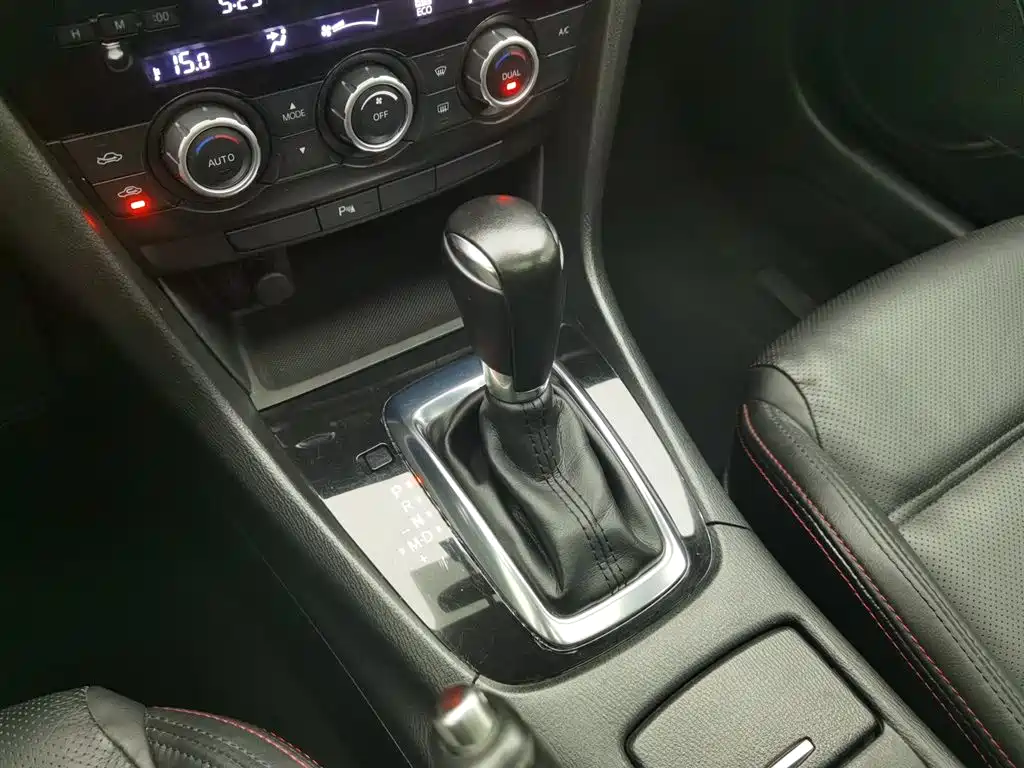 Mazda Atenza 2015 — фото 13