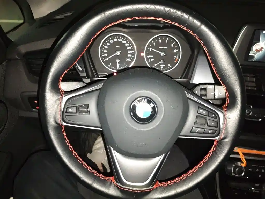 BMW 2 Series Station Wagon 2017 — фото 6